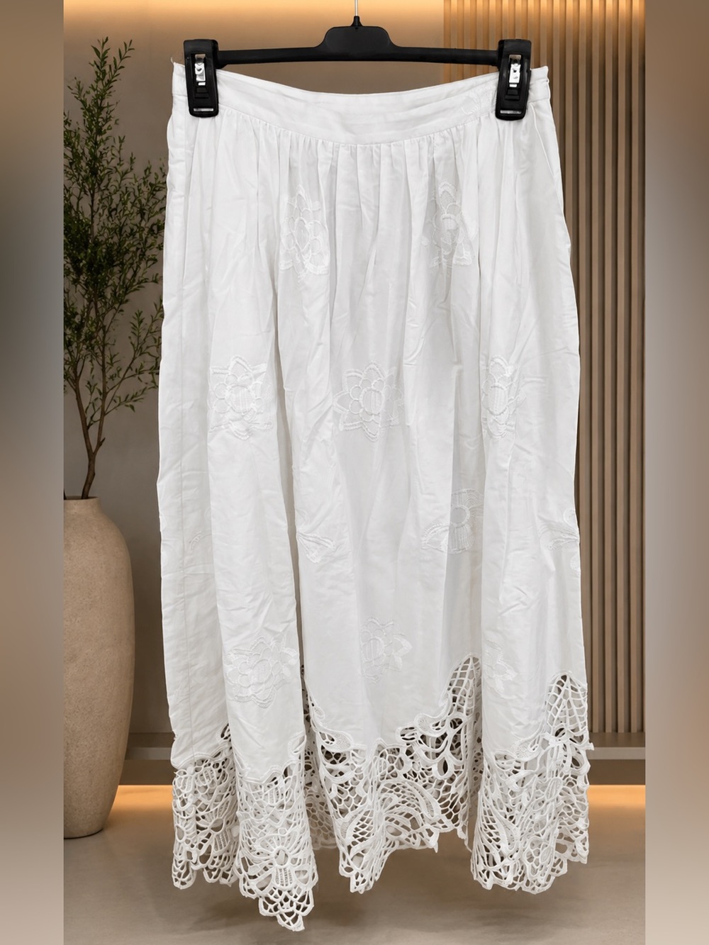 VIRAL NEW ZARA EMBROIDERED MIDI LUXURY SUMMER/VACATION SKIRT XS
🚨NO DISCOUNT - Picture 6 of 15